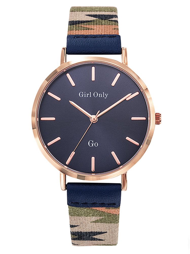 Montre femme Go bracelet tissu multicolore fond bleu