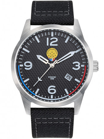 Patrouille de France signe une montre aviateur avec un bracelet noir au style jean en nylon. Code-article : 668508
