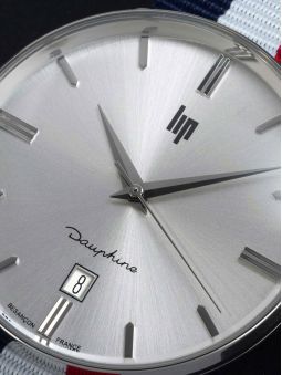 Détail de la montre LIP DAUPHINE tricolore 671439