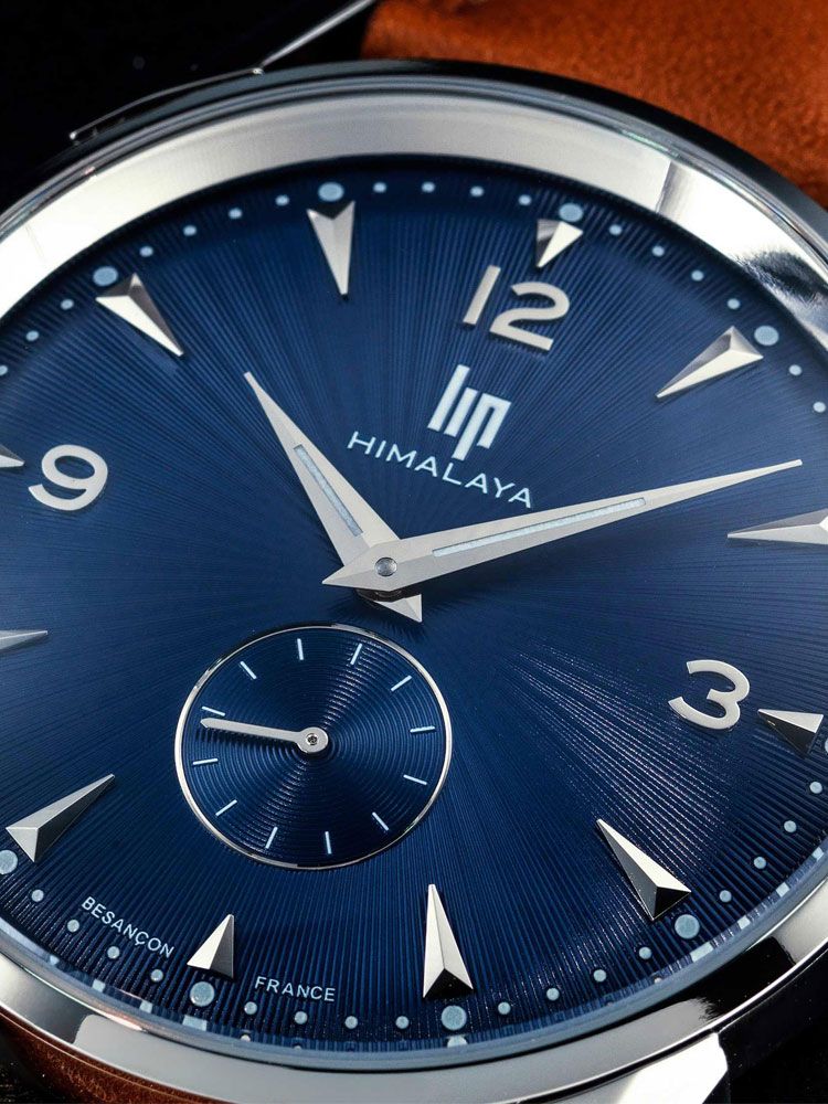 Montre lip top fond acier