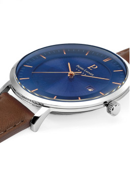 Cadran bleu contrastant avec le bracelet brun de la montre homme Pierre Lannier 208H164