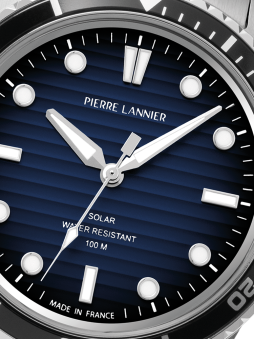 Montre solaire homme Pierre Lannier cadran bleu 244H161 - Style Nautique. Vue rapprochée