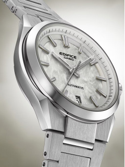 Montre automatique Casio cadran blanc nacré EFK-100D-7AER - style sport - vue rapprochée
