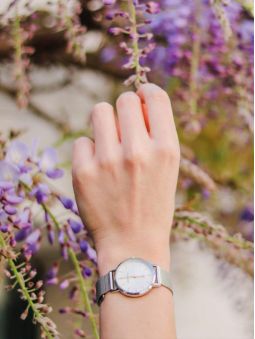 Montre femme Go bracelet milanais boite argentée